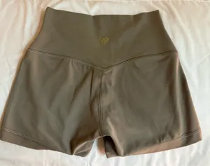 Aritzia BUTTER Cheeky Hi-Rise 3” Short thumbnail 6