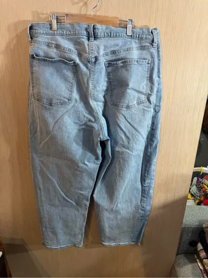 Women’s Old Navy High Rise Light Wash Barrel Leg Jeans Size 16 thumbnail 3