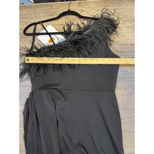 Mac Duggal 68456 Black One Shoulder Feather Trim Gown Size 6 Maxi Dress thumbnail 9