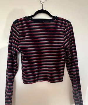 Aritzia TNA Ribbed Cropped Long sleeve thumbnail 11