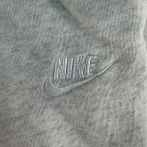 Nike M Medium‎ Joggers Sportswear Club Fleece Oatmeal Heather DQ5191-141 Grey thumbnail 4