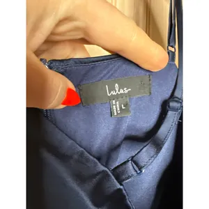 NWOT Lulus Signature Elegance Navy Satin One-Shoulder Maxi Dress Bridesmaid Sz L thumbnail 8