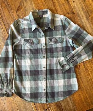Patagonia women's Mint & Dark Green Plaid Button-Down Shirt thumbnail 1