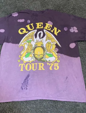 Queen Band Tour Tee Size XL thumbnail 1