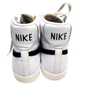 Nike Women’s Blazer amid 77 High Top White Leather Sneaker 10.5 thumbnail 3
