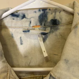 Free People‎ Jones Denim Jacket Womens Size S Blue Tie Dye OB809197 Trucker thumbnail 7