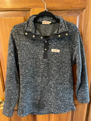 Boutique Pullover thumbnail 1