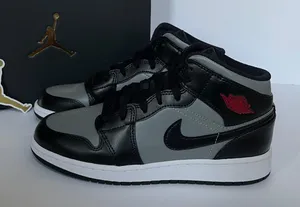 Air Jordan 1 Mid Shoes thumbnail 1