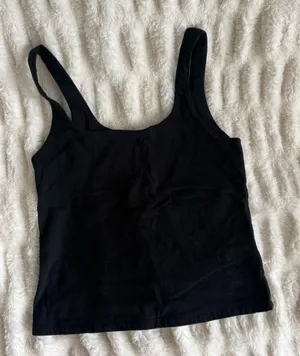 a new day Black Scoop Neck Tank Top thumbnail 1