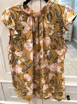 Loft Floral Ruffle Neck Top w/flutter sleeves. Pretty Floral pattern Sz L EuC thumbnail 1