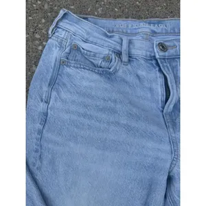 American Eagle Women's 90s Straight Leg Light Wash Faded Jeans SZ 4‎ thumbnail 4
