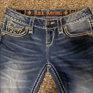 Rock Revival Low Rise Jeans New Without Tags Medium Wash thumbnail 5