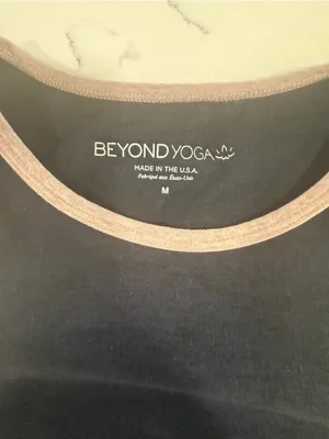 Beyond Yoga Black and Mauve Colorblock Crop Sports Bra thumbnail 3