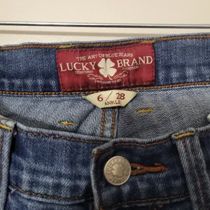 LUCKY BRAND Sofia Boot Ankle Mid Rise Blue Denim Jeans Women's Size 6/28 thumbnail 4