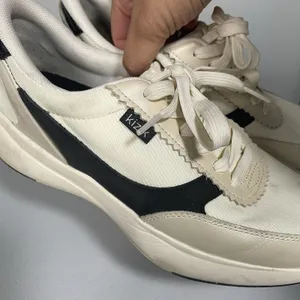 Kizik Paris Hands-Free Step In Sneakers Shoes Cream Black Women's Size 8 thumbnail 6