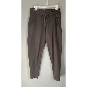 Under Armour UA Tech HeatGear Pants Womens S Black Loose Fit Jogger‎ Pocket thumbnail 2