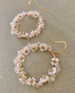 Handmade Kawaii flower beads hoop earrings✨ thumbnail 3