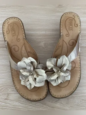 Born 9 Foil Floral Sandal Wedges Resort Vacation Getaway thumbnail 3
