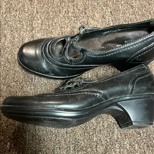 Clarks Women's Black Leather Shoes size 6 M thumbnail 2