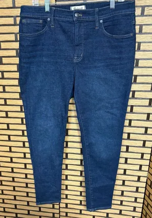 Madewell 9” High Rise Skinny Jeans‎ Size 32 Petite thumbnail 1