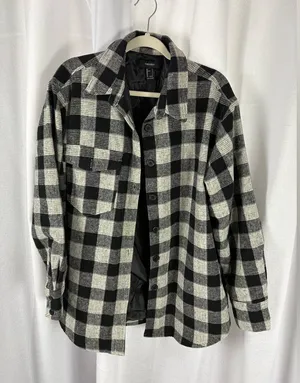 Forever 21 Plaid Shacket Black &‎ White Buffalo Lined Size Large EUC thumbnail 1
