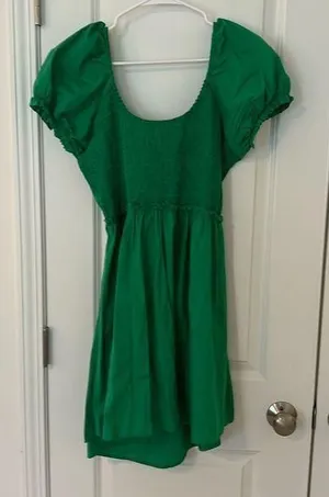 L, green thumbnail 1