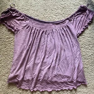 American Eagle Outfitters Off The Should Top thumbnail 1