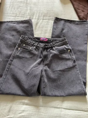 Edikted Low-Rise Jeans thumbnail 2