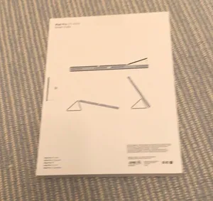 Apple I pad pro smart folio thumbnail 2