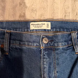 Abercrombie & Fitch 90s Slim Straight Ultra High Rise Jeans Blue Size 32 14 thumbnail 3