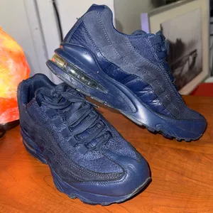 Nike Air Max 95 Triple Black Shoes‎ 307565-055 Athletic Sneakers Women's Size 8 thumbnail 1