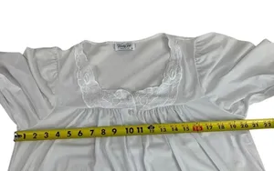 Vanity Fair | Medium | VINTAGE Embroidered Satin Button Robe Lingerie Night Gown thumbnail 6