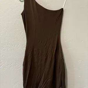 Windsor Brown One Shoulder Dress thumbnail 7