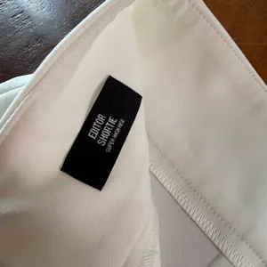 Express Editor Shortie Super High Rise Shorts White Tailored Trouser Style thumbnail 4