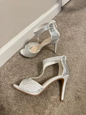David's Bridal Crystal-Detailed Peep-Toe Shooties STYLE# NELIA 8.5 thumbnail 5