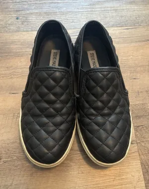 Steve Madden Black Slip-On shoes thumbnail 1