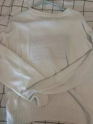 Hollister sweater thumbnail 2