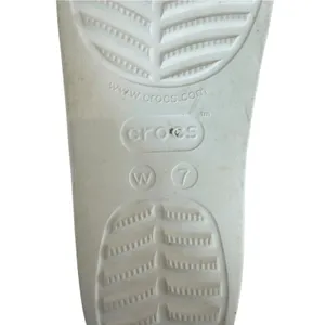 Crocs Baya Slide Sandals Women’s 7 White Comfort Logo Slip On Pool Vacation thumbnail 7