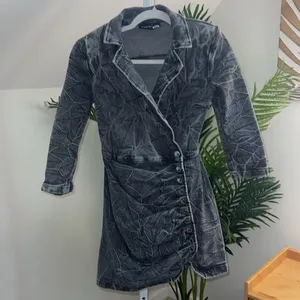 RETROFÊTE Women's‎ Willa Dress Size Small in Rain thumbnail 3