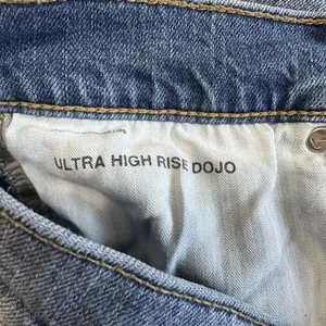 7 For All Mankind Ultra High Rise Dojo‎ Flare Jeans Womens Size 31 Light Wash thumbnail 7