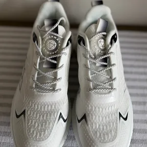 Women's NEW White and Black Shoes Size 39 aka 8 #260330 thumbnail 4