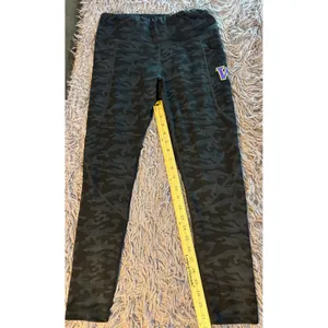 ZooZatz Washington Huskies Camo Leggings Womens Large Black Grey Pockets NCAA thumbnail 5
