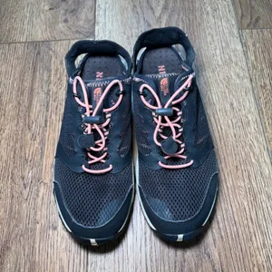 The North Face Womens Sz 8 Litewave Amphibious II Trail Running Shoes Black Pink thumbnail 3