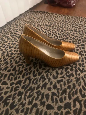 Vintage gold crocskin heels Size 5.5 thumbnail 5