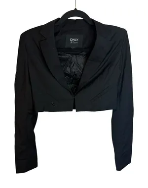 Only Edge Collection Y2K Janine Cropped Black Blazer thumbnail 1