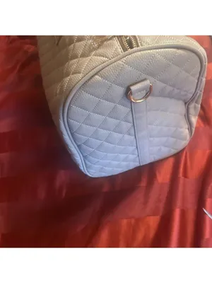 Elegant Quilted vegan leather weekender thumbnail 8