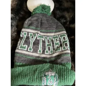 Harry Potter One Size Green/Black Slytherin Beanie Hat thumbnail 3