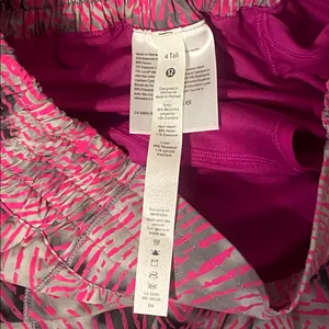 Lululemon SeaWheeze Hotty Hot High-Rise Lined Short 4" thumbnail 8