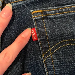 Levi’s 501 Raw Fray Cutoff Hem Dark Wash Denim Jean Shorts Button Fly Size 30 thumbnail 13