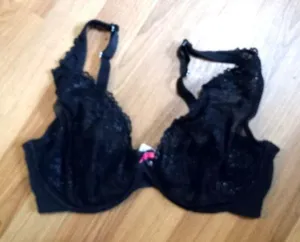 Victoria's Secret 36DDD Underwire Bare Lace Full Coverage Bra in Black thumbnail 1